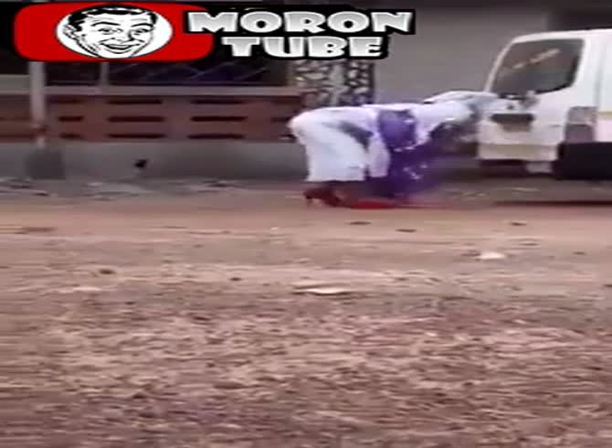Video :A woman who is unable to walk in heels is made fun of by a man